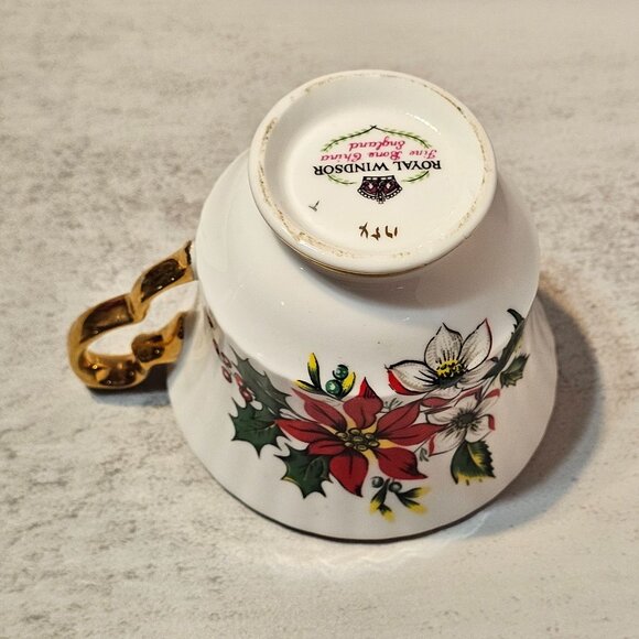 Vintage Poinsettia Teacup Royal Windsor Fine Bone China England - Picture 6 of 8